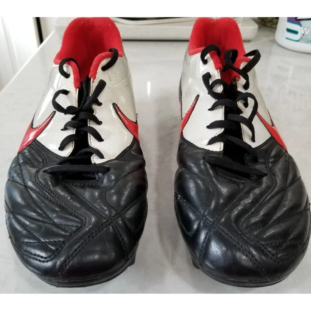 Nike Medio FG US 11 Black Red White Cleats 442122-061 Year 2011